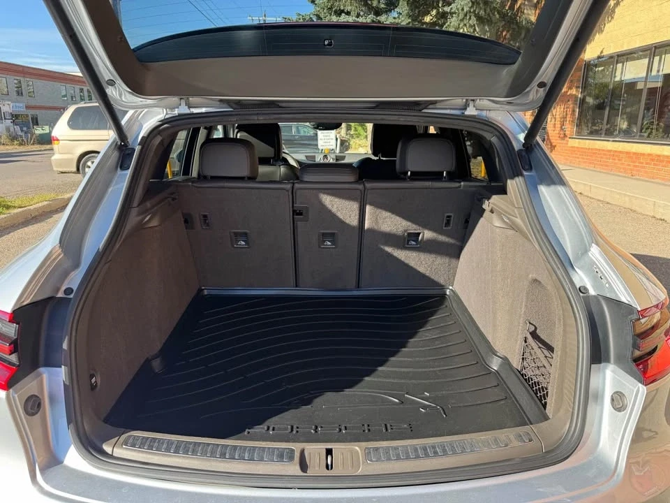 2015 Porsche Macan - Image 10 of 15