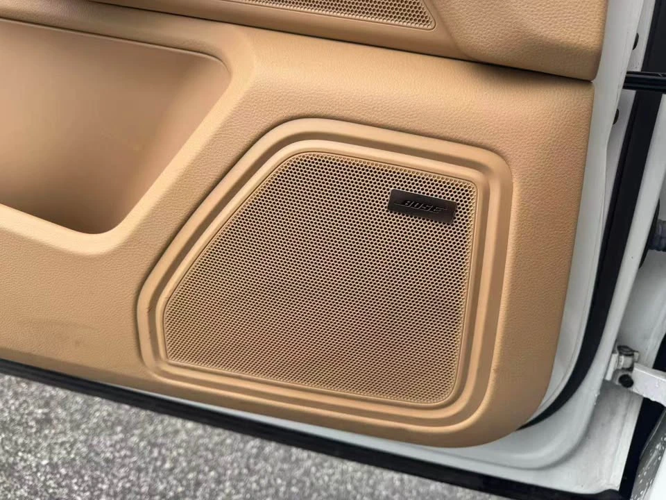 2015 Porsche Macan - Image 8 of 9