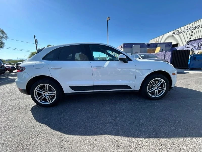 2015 Porsche Macan - Image 4 of 4
