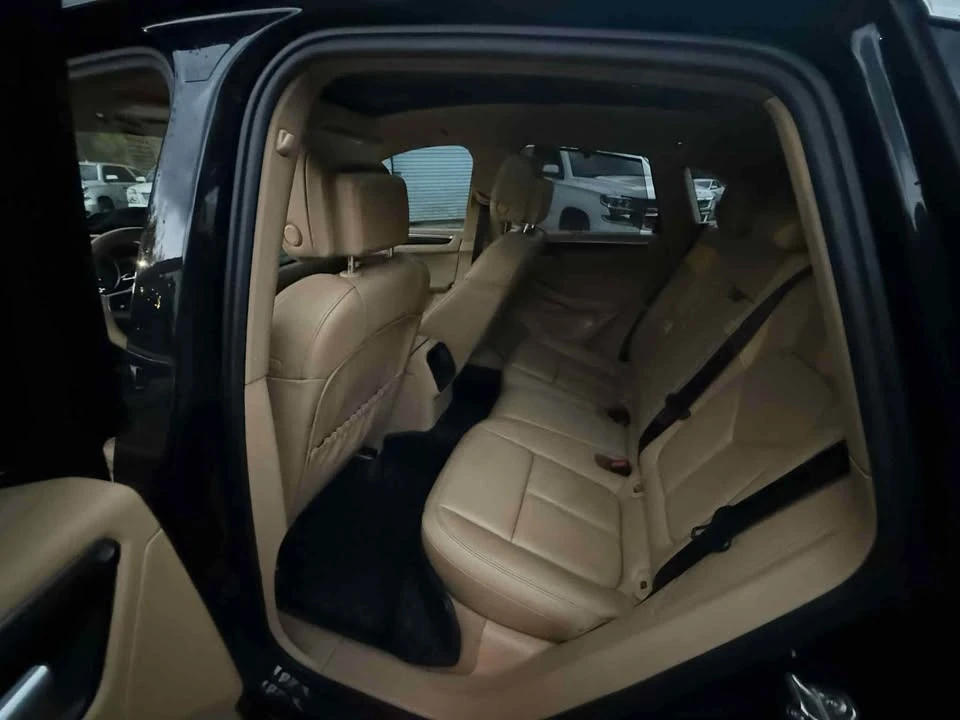 2015 Porsche Macan - Image 11 of 12