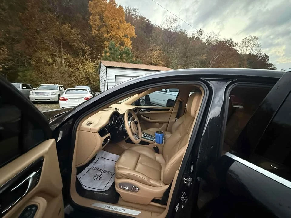 2015 Porsche Macan - Image 9 of 12
