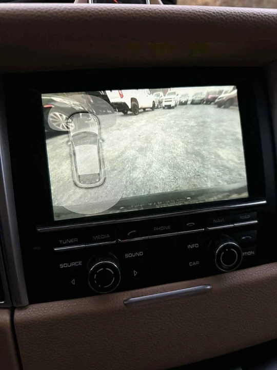 2015 Porsche Macan - Image 7 of 12
