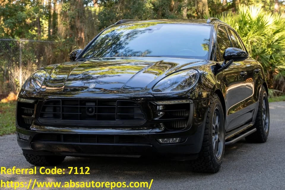2015 Porsche Macan - Image 9 of 9