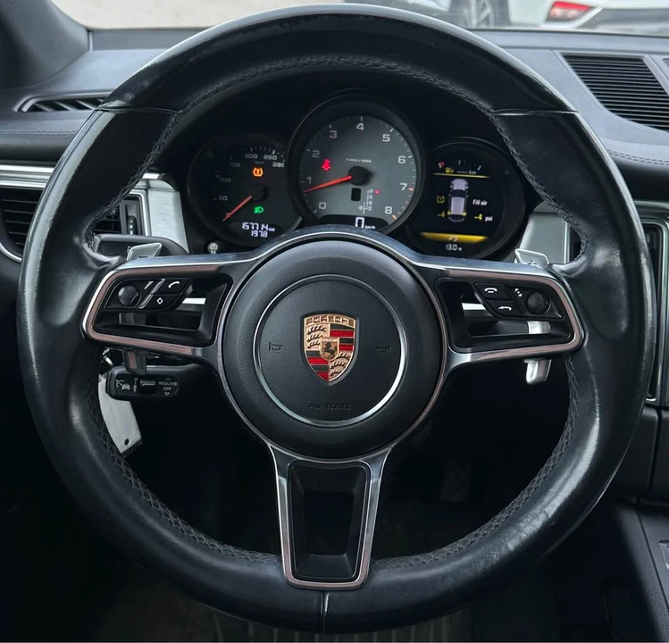 2015 Porsche Macan - Image 15 of 20