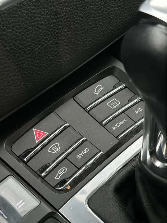 2015 Porsche Macan - Image 14 of 20