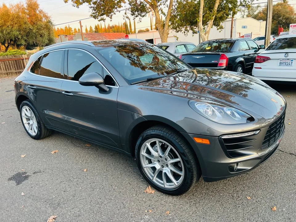 2015 Porsche Macan - Image 2 of 17