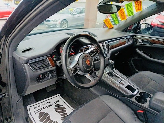 2015 Porsche Macan - Image 10 of 12