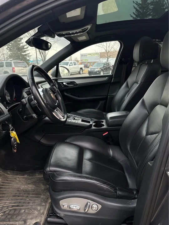 2015 Porsche Macan - Image 11 of 20