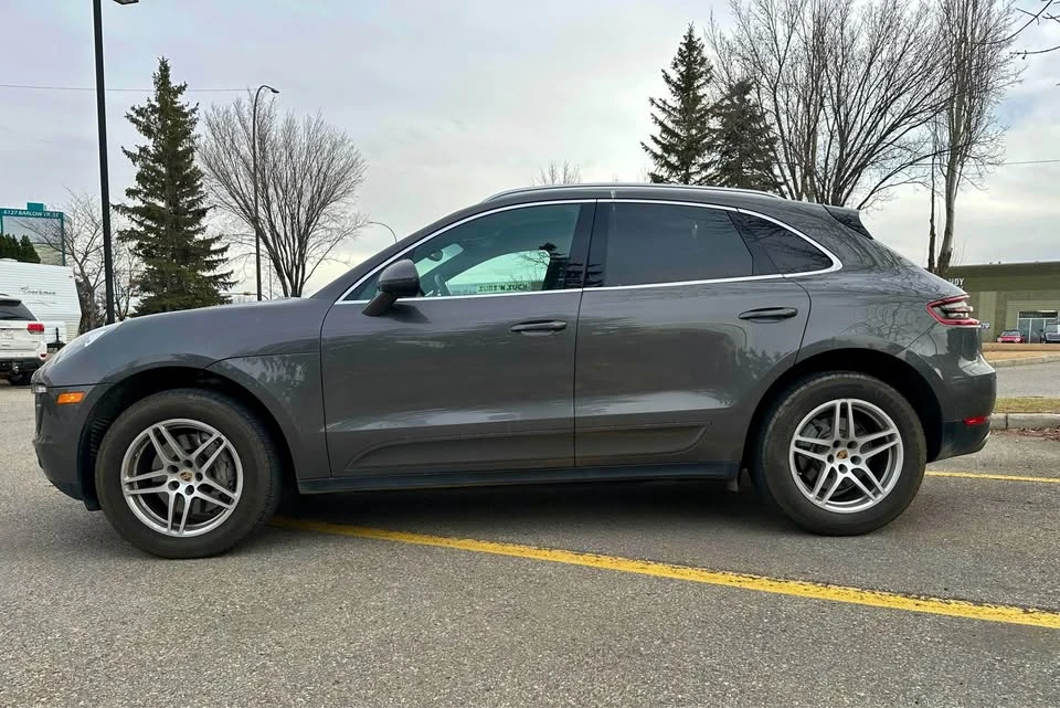 2015 Porsche Macan - Image 2 of 18