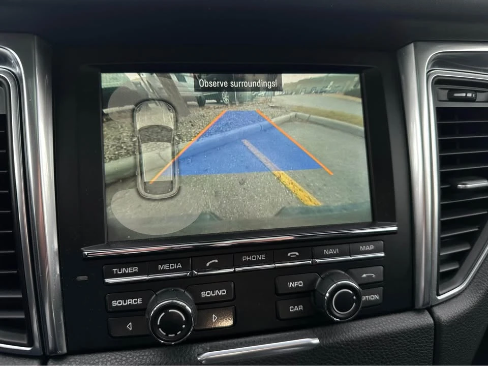 2015 Porsche Macan - Image 14 of 18