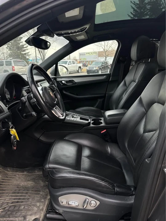 2015 Porsche Macan - Image 9 of 18