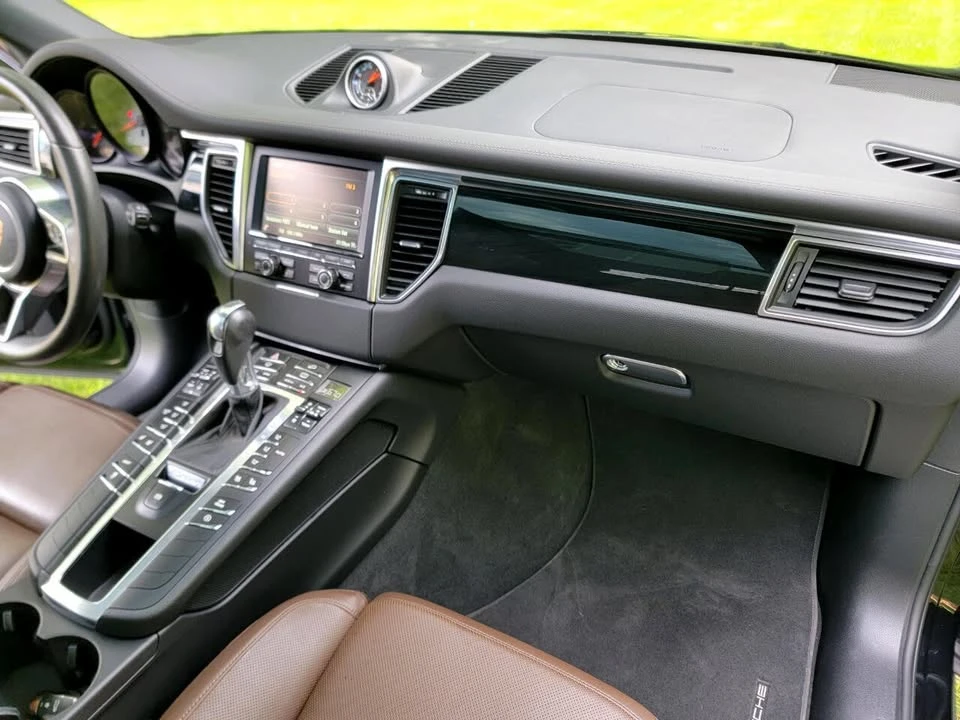 2015 Porsche Macan - Image 12 of 20