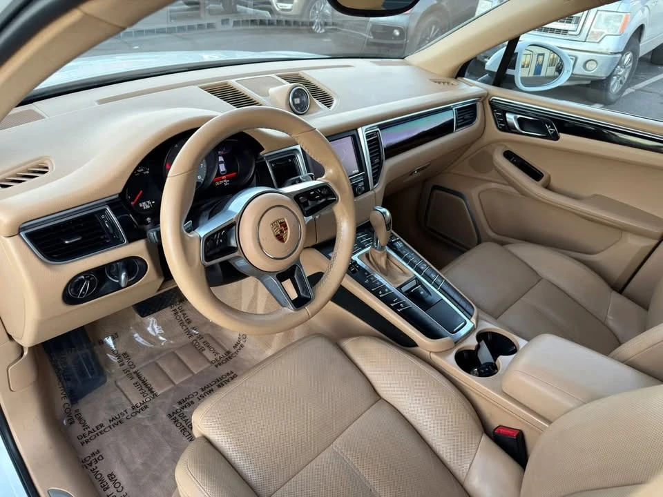 2015 Porsche Macan - Image 15 of 19