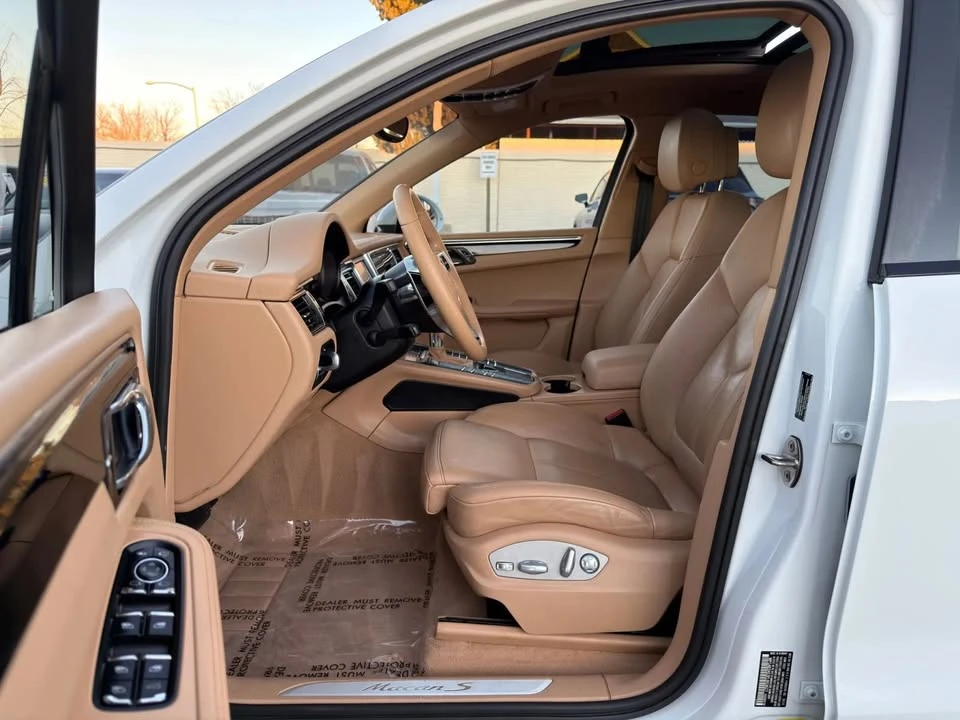 2015 Porsche Macan - Image 13 of 19