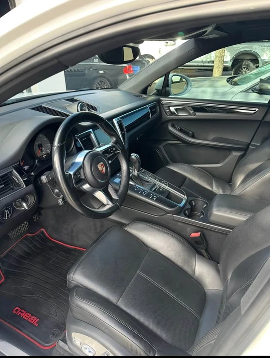 2015 Porsche Macan - Image 4 of 6