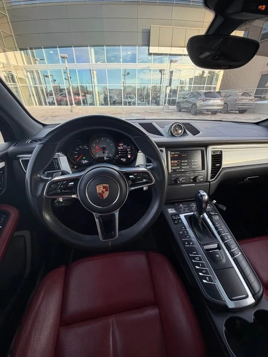 2015 Porsche Macan - Image 10 of 14
