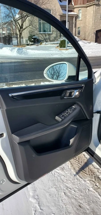 2015 Porsche Macan - Image 9 of 20