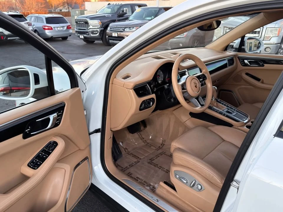 2015 Porsche Macan - Image 12 of 19