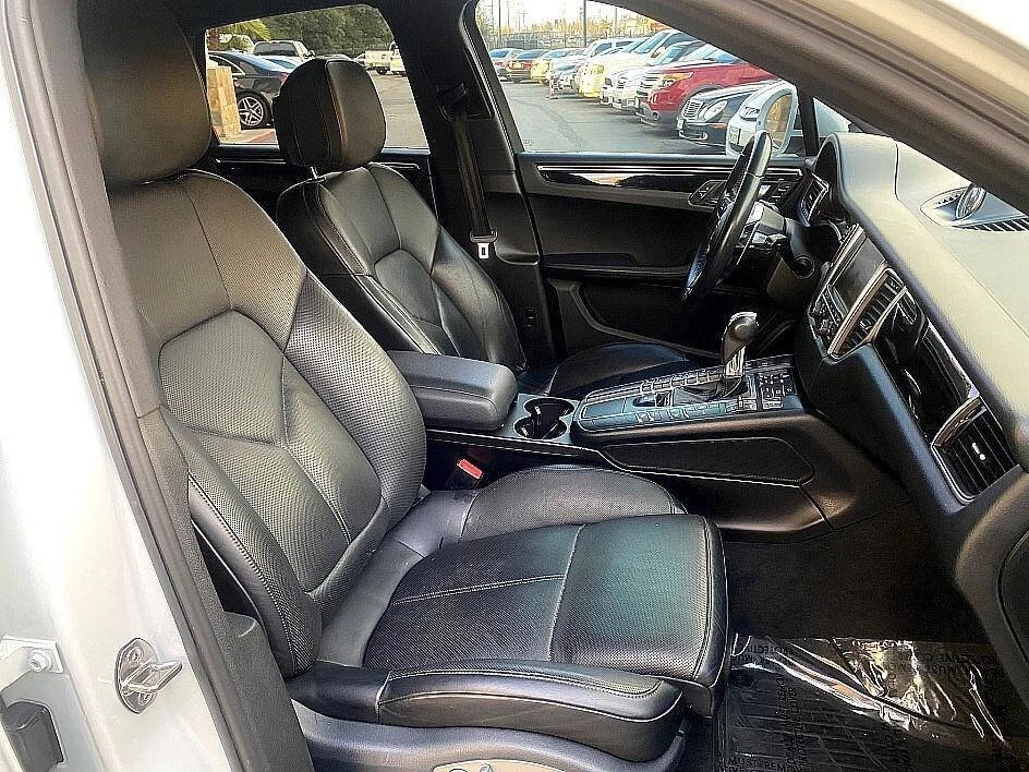 2015 Porsche Macan - Image 10 of 19