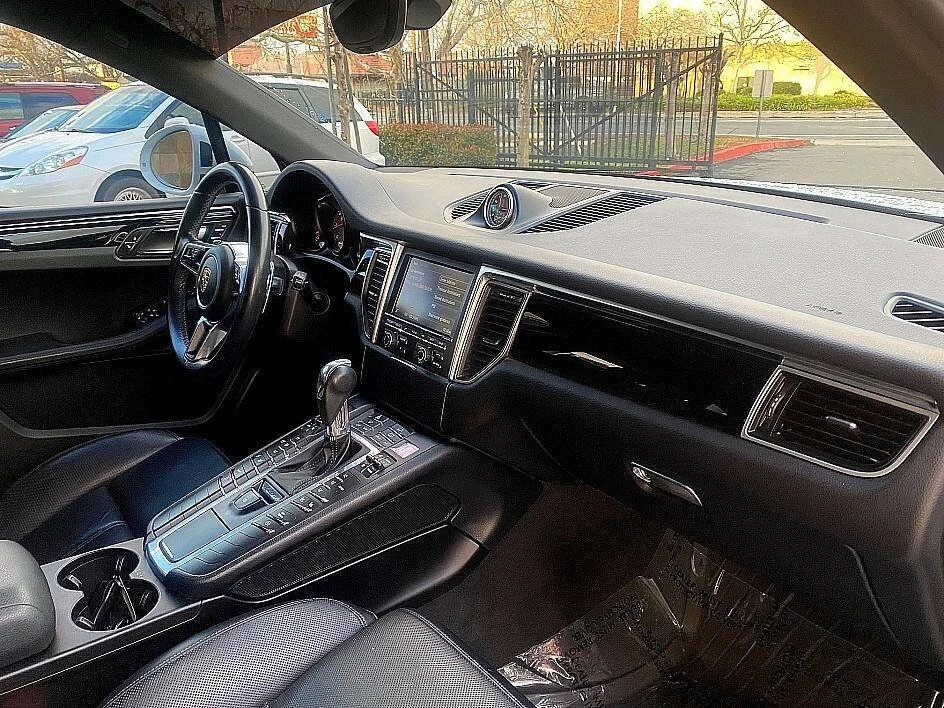 2015 Porsche Macan - Image 8 of 19