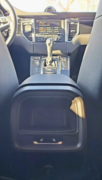 2015 Porsche Macan - Image 13 of 20