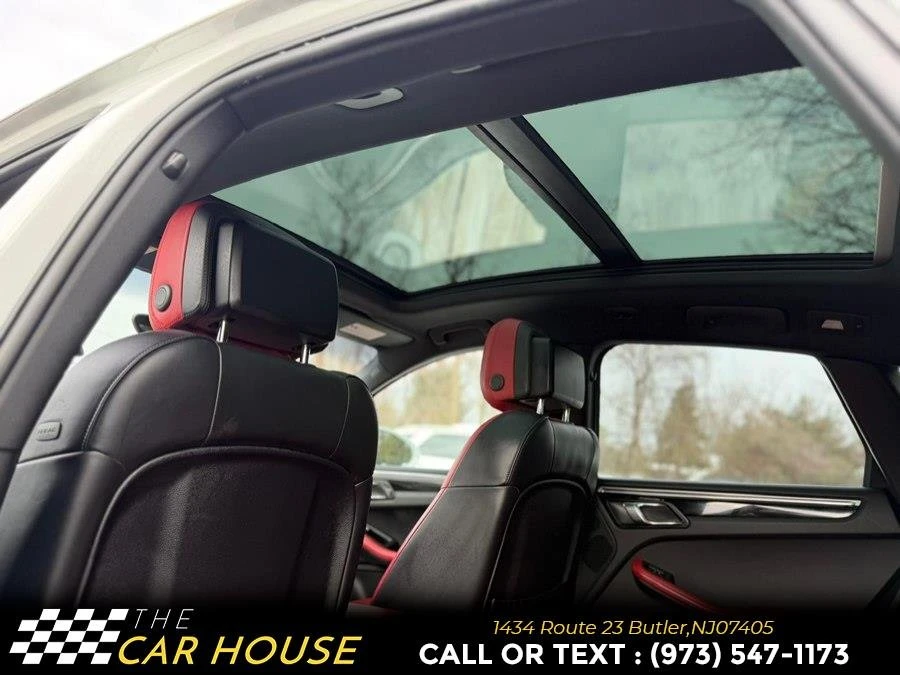 2015 Porsche Macan - Image 16 of 19
