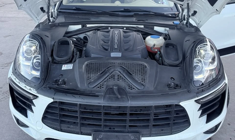 2015 Porsche Macan - Image 18 of 18