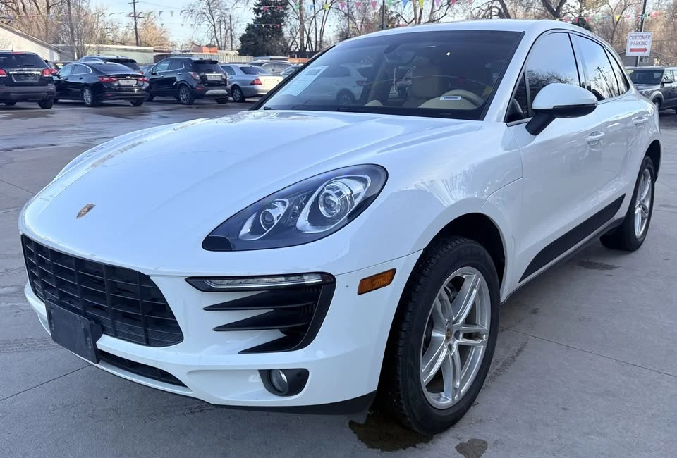 2015 Porsche Macan - Image 2 of 18