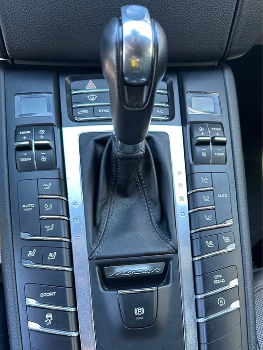 2015 Porsche Macan S - Image 12 of 13