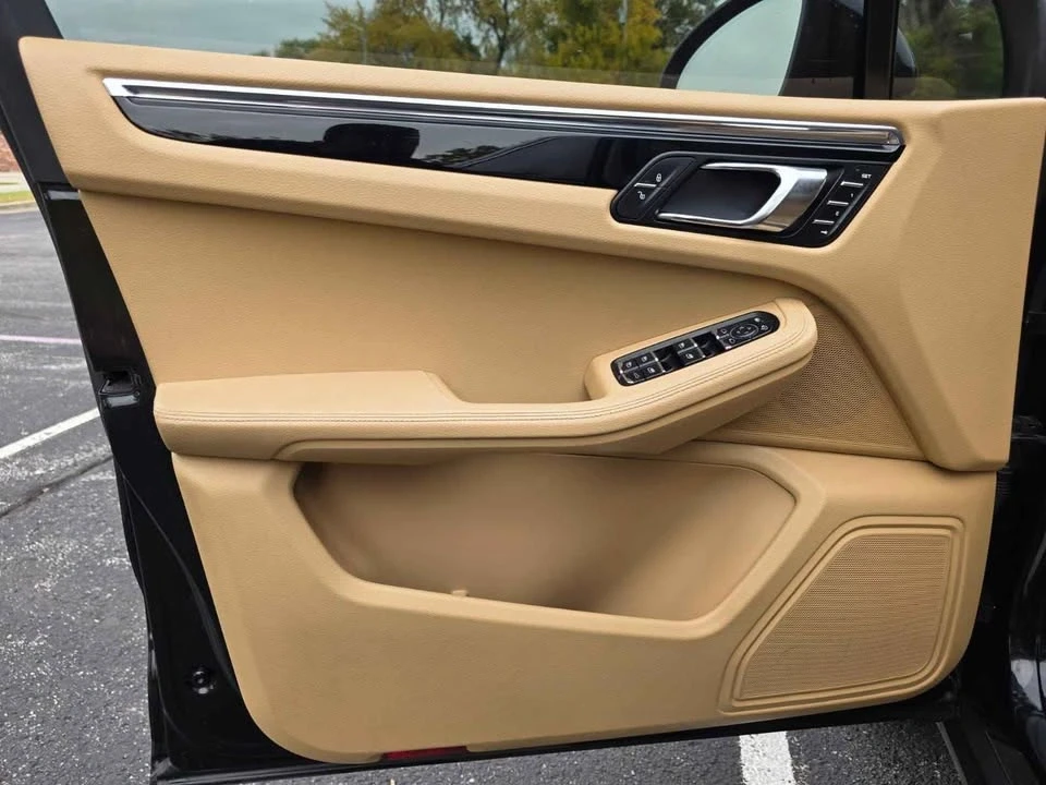 2015 Porsche Macan S - Image 13 of 20