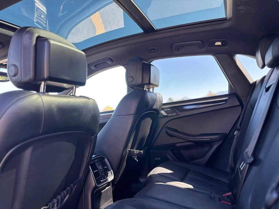 2015 Porsche Macan S - Image 13 of 18