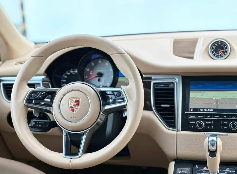 2015 Porsche Macan S - Image 12 of 13