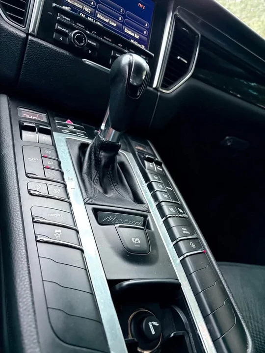 2015 Porsche Macan S - Image 12 of 18