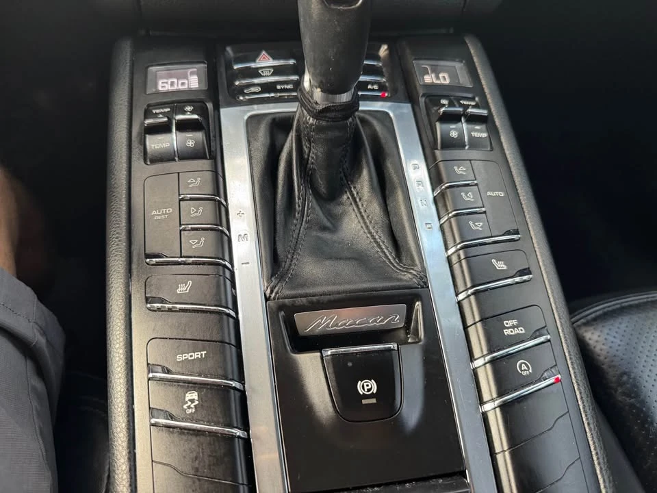 2015 Porsche Macan S - Image 15 of 17