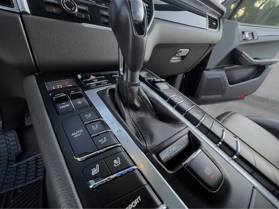 2015 Porsche Macan S - Image 18 of 20