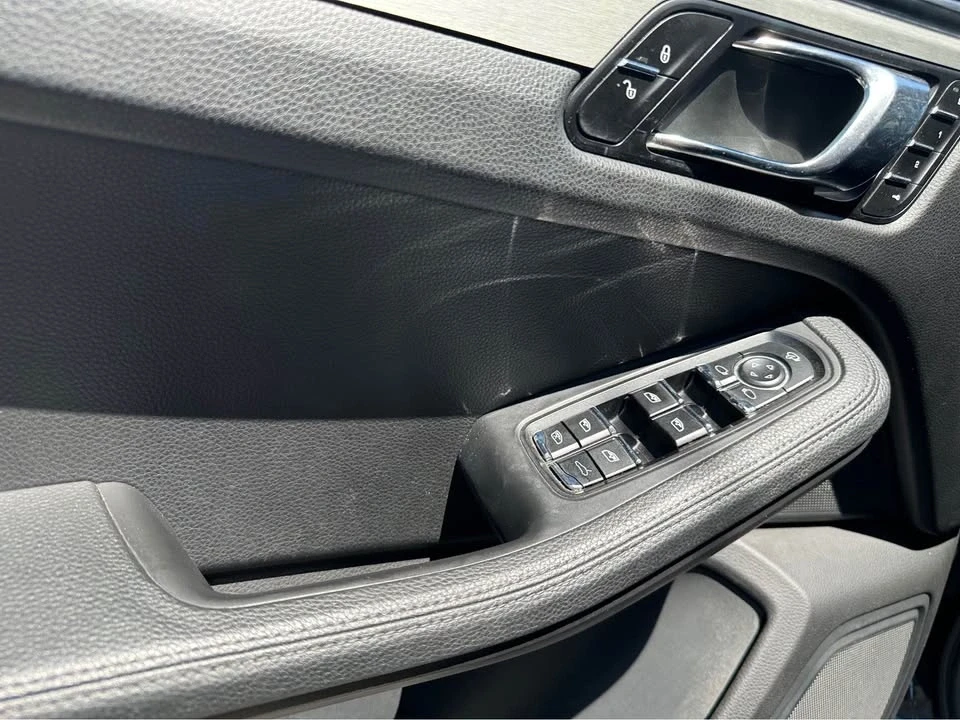 2015 Porsche Macan S - Image 12 of 15