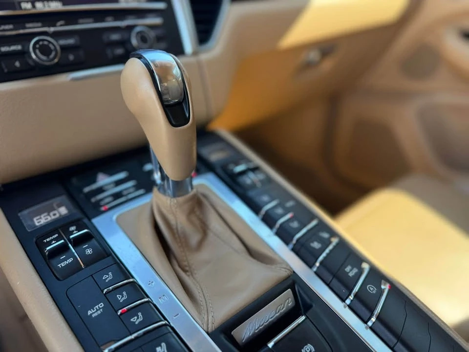 2015 Porsche Macan S - Image 10 of 11