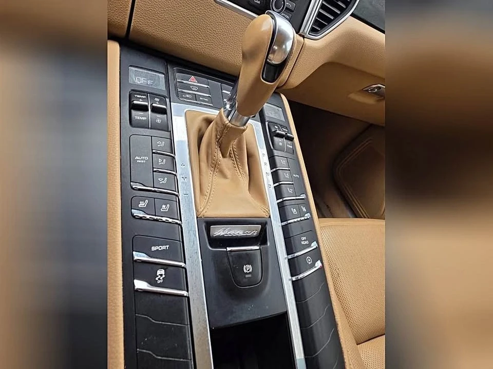 2015 Porsche Macan S - Image 8 of 15