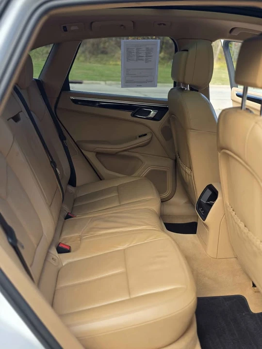 2015 Porsche Macan S - Image 11 of 20
