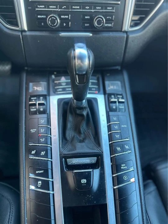 2015 Porsche Macan S - Image 20 of 20