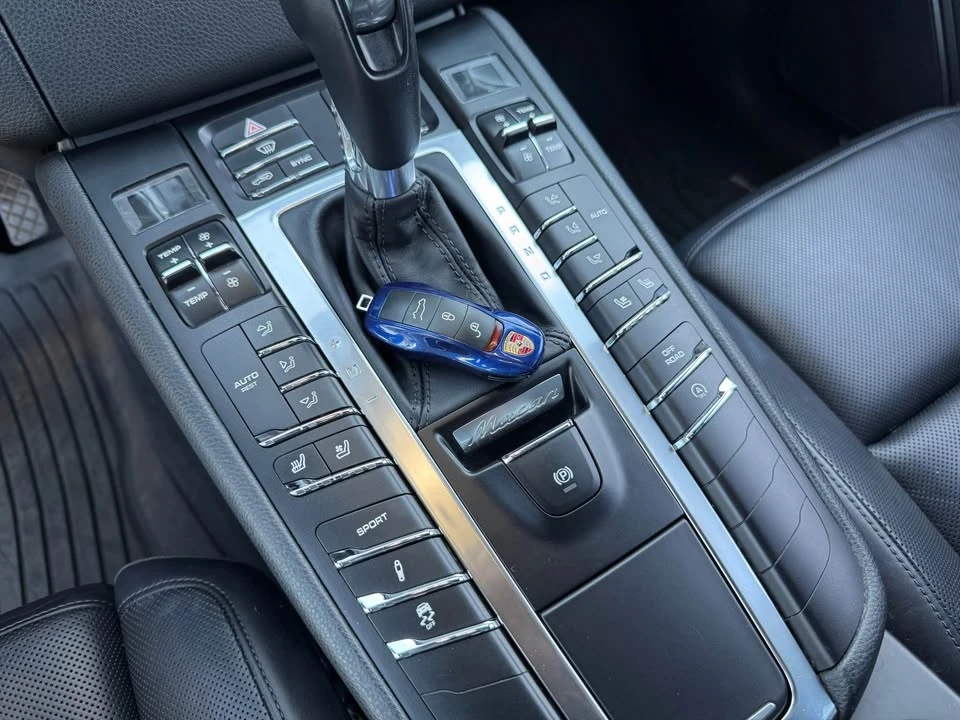 2015 Porsche Macan S - Image 16 of 17