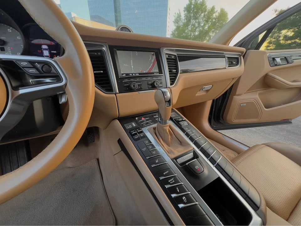 2015 Porsche Macan S - Image 15 of 20
