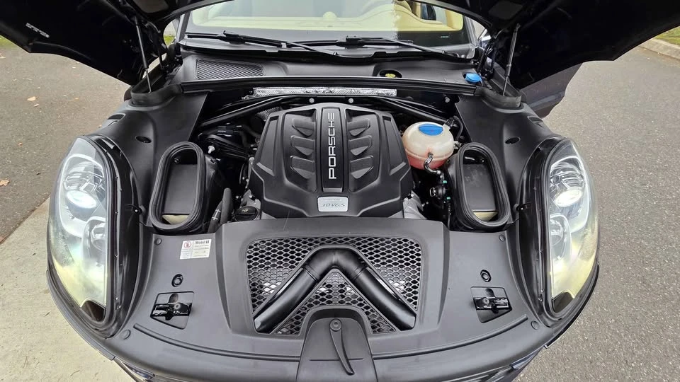 2015 Porsche Macan S - Image 13 of 15