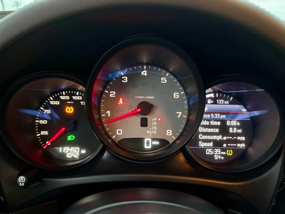 2015 Porsche Macan S - Image 16 of 20