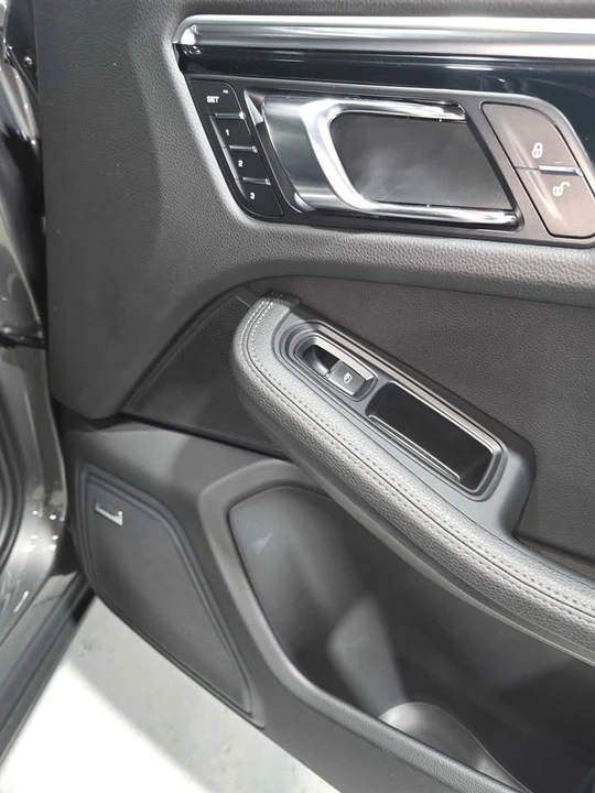 2015 Porsche Macan S - Image 12 of 15