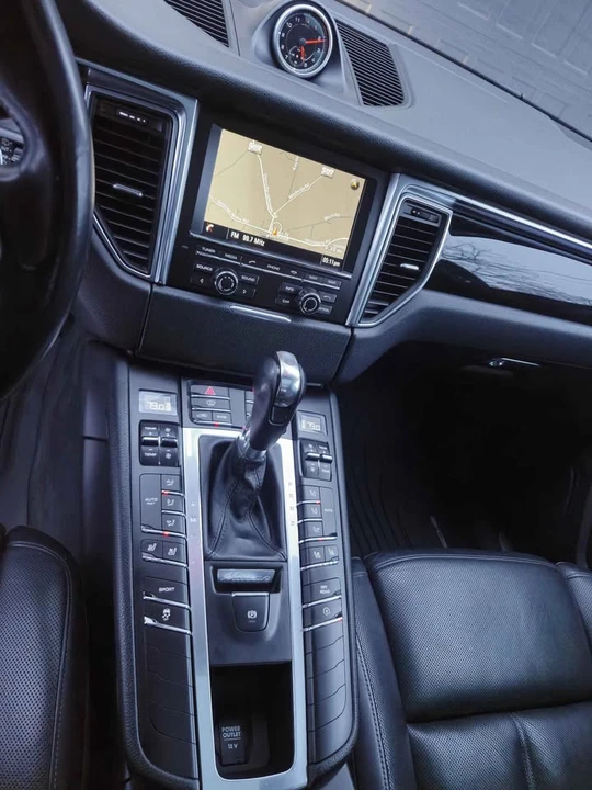 2015 Porsche Macan S - Image 13 of 20
