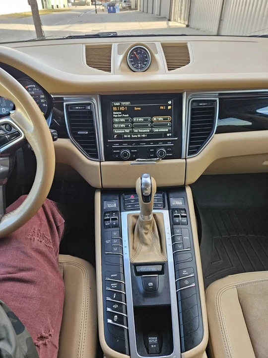 2015 Porsche Macan S - Image 16 of 18