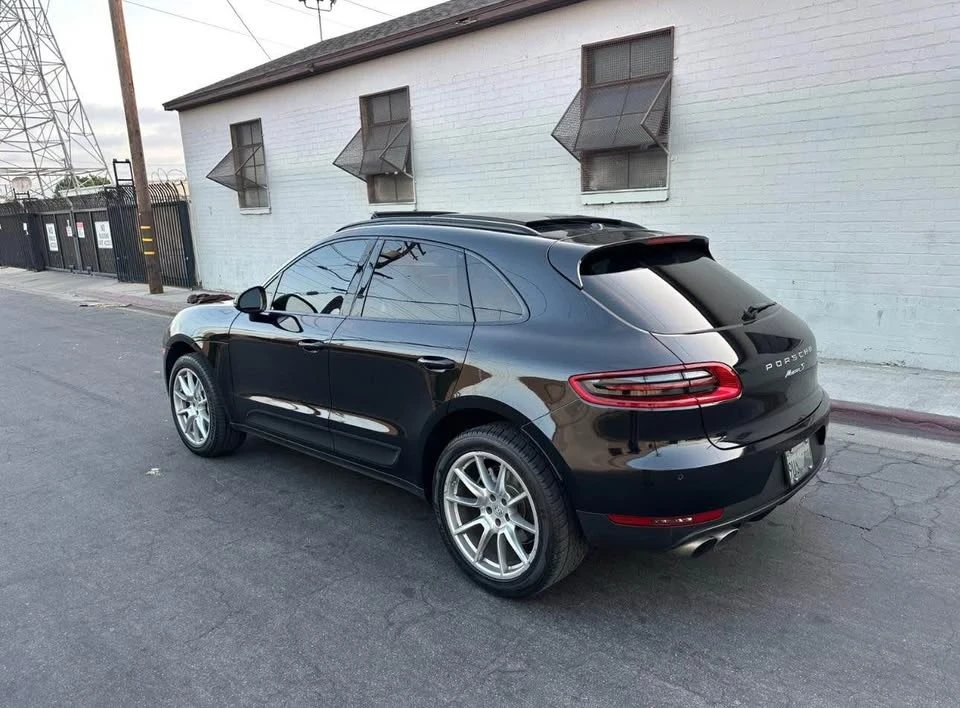 2015 Porsche Macan - Image 14 of 16