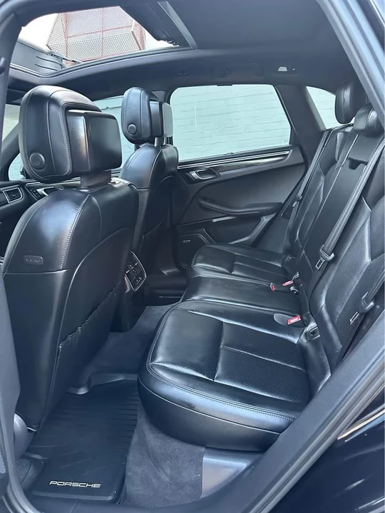 2015 Porsche Macan - Image 5 of 16