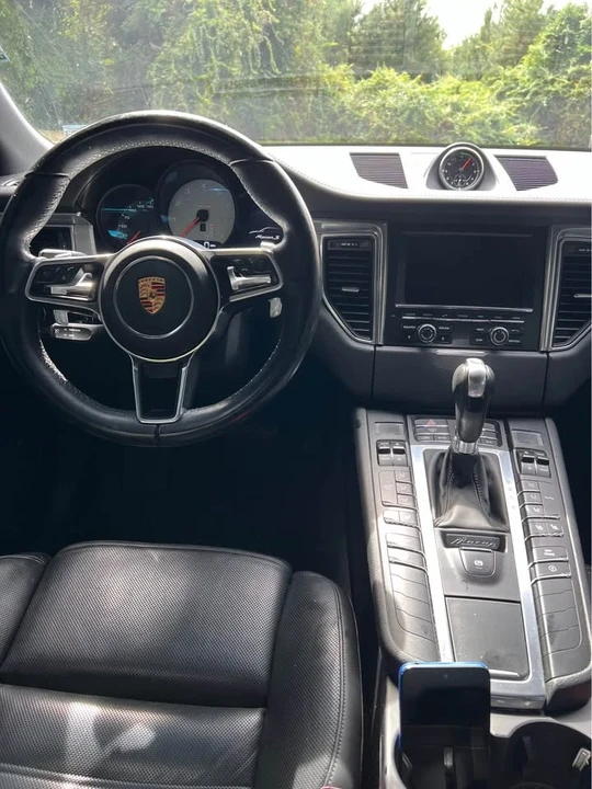 2015 Porsche Macan - Image 8 of 12